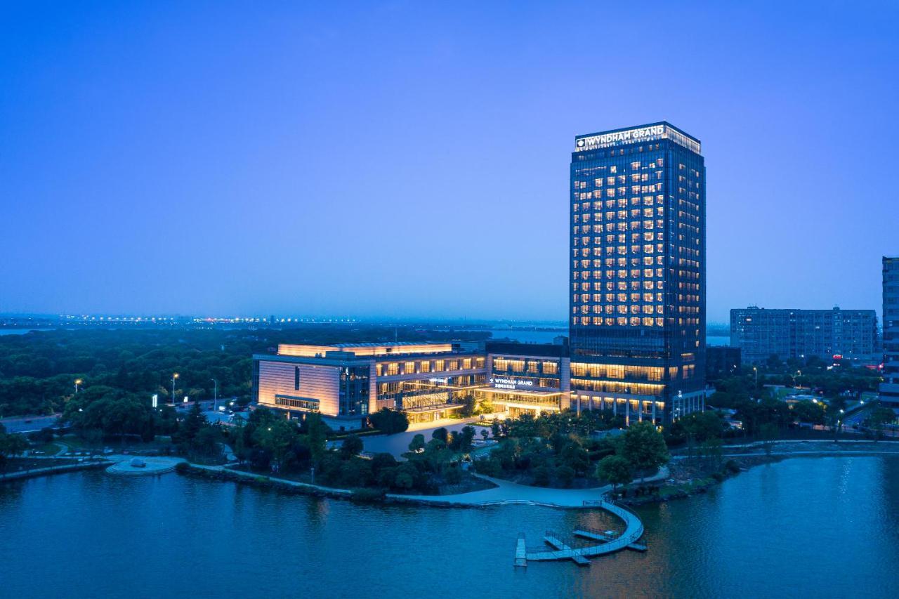 Wyndham Grand Suzhou Fenhu Hotel Xinta ภายนอก รูปภาพ