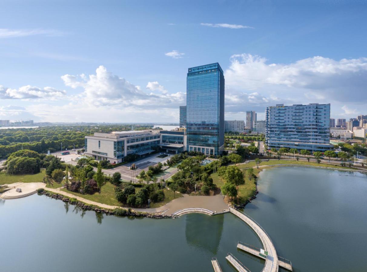 Wyndham Grand Suzhou Fenhu Hotel Xinta ภายนอก รูปภาพ