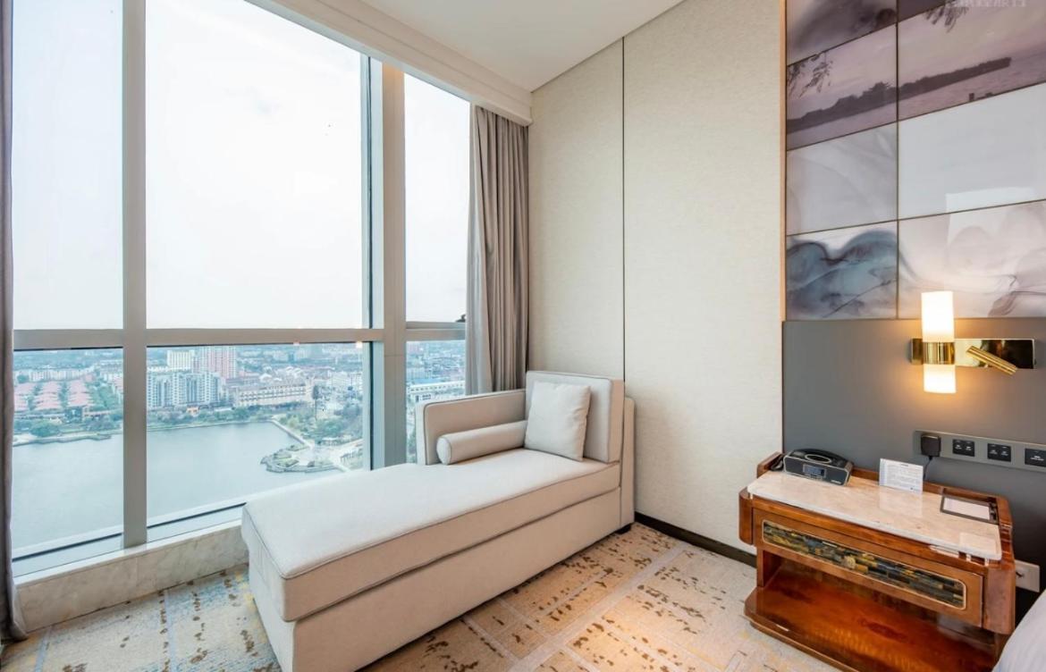 Wyndham Grand Suzhou Fenhu Hotel Xinta ภายนอก รูปภาพ