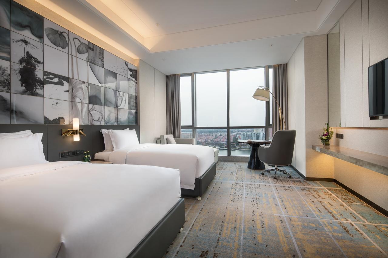Wyndham Grand Suzhou Fenhu Hotel Xinta ภายนอก รูปภาพ
